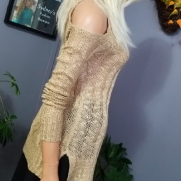 Cold Shoulder Knitted Spring Top - Picture 4 of 7